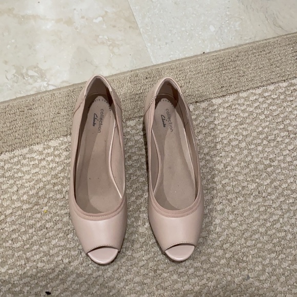 Beautiful low platform elegant shoes,size 8 or 39 - Picture 2 of 5